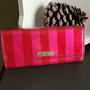VICTORIA’S SECRET LEATHER WALLET